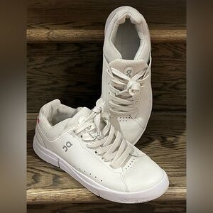 Women’s OQ THE ROGER Advantage White Sneakers 
Pre-Owned / Very Good